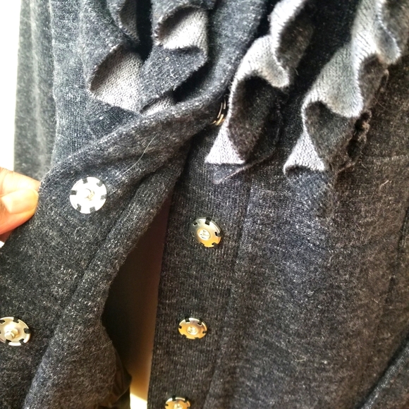 Venario ruffled charcoal gray sweater jacket Size Large - Picture 3 of 8